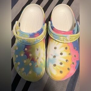 CROCS Multicolor Tie-Dye Clogs